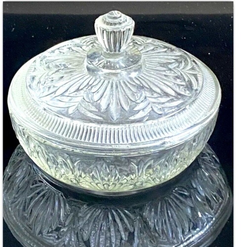 VINTAGE AVON BEAUTY DUST CRYSTALIQUE CONTAINER 1975 empty